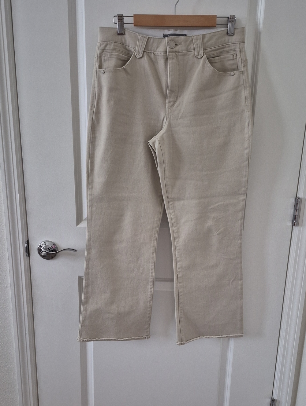 Wit & Wisdom Straight Leg Jeans in Light Beige